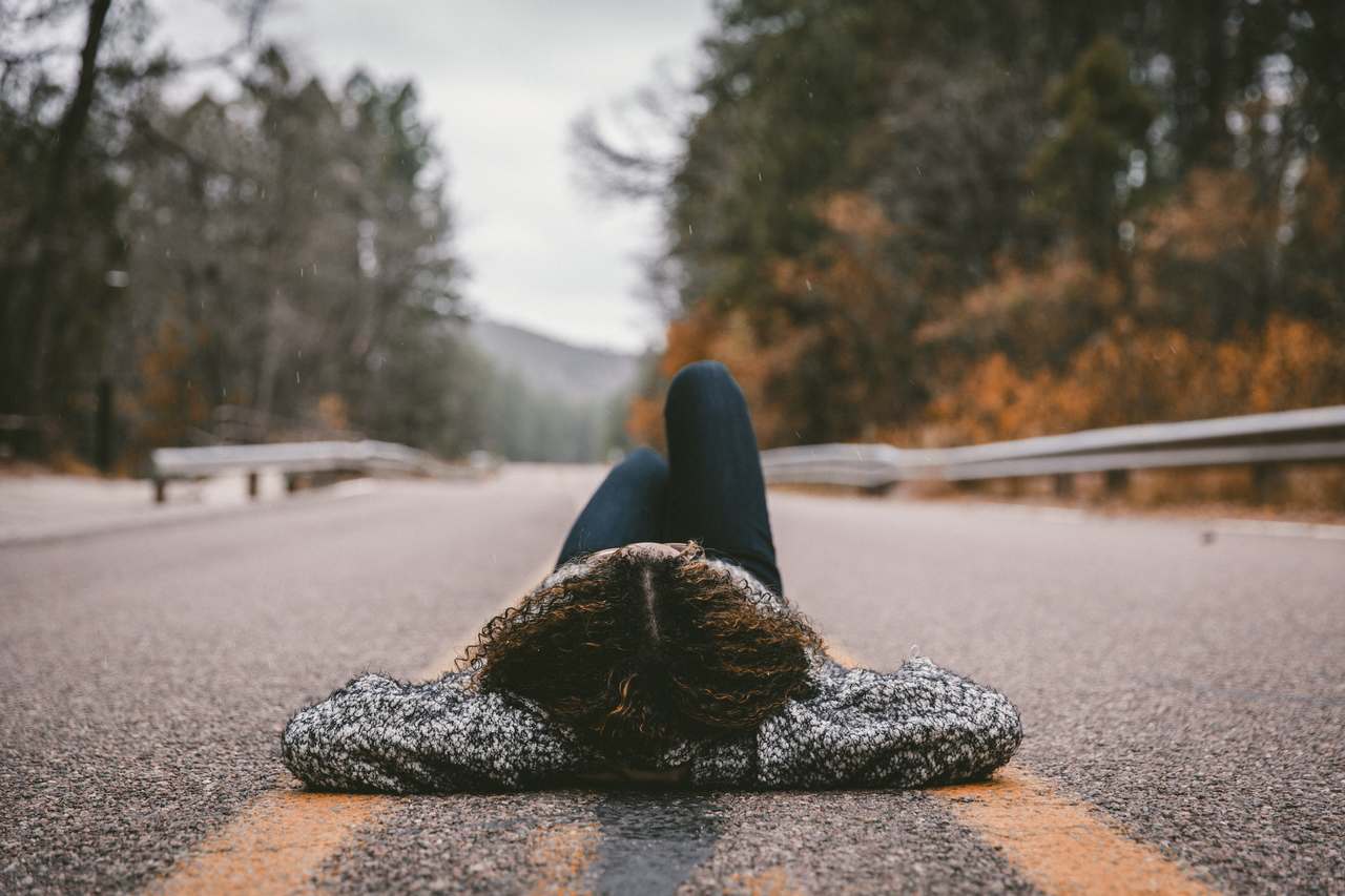 a girl who think on the road